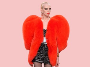 11 szívecskés ruha és kiegészítő nem csak Valentin-napra: azonnal jó kedved lesz ezektől a daraboktól