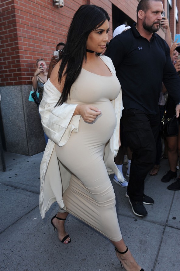 Ez a vajszínű összeállítás még egy visszafogottabb szett