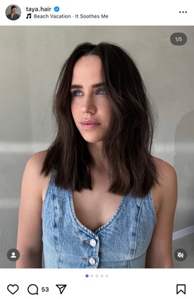 Kulcscsont hajvágás - Más néven hosszú bob. Ez a hossz pont megfelelő azok számára, akik nem tudják elviselni a hosszú tincseket, de nőiesebb frizurára vágynak a hagyományos bobnál. Kérhetsz bele rétegezést is, ezzel összességében dúsabb összhatást kaphatsz. 