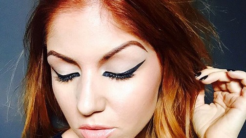 Tolvai Reni trendi körmei