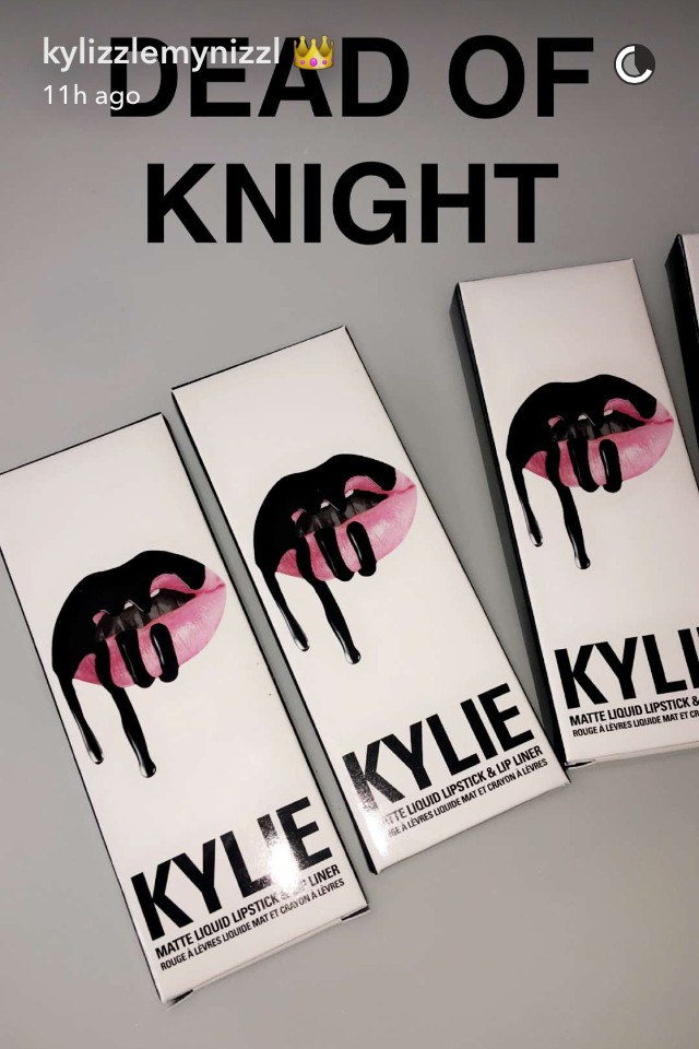 Kylie Jenner új szájfényének a színét nem hiszed el!