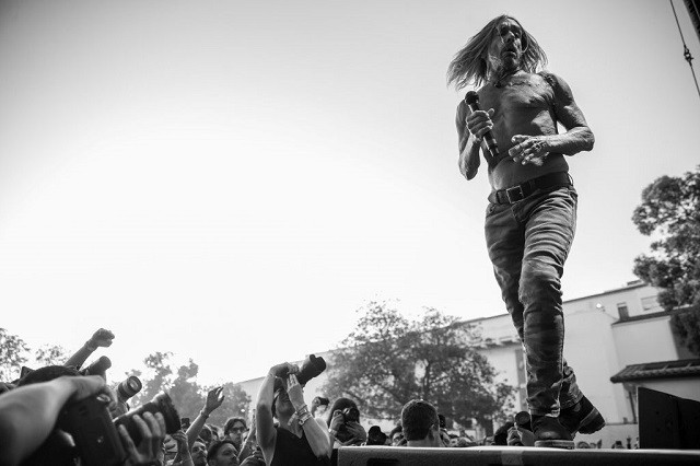 Őrült és dögös: 7 érdekesség a Budapesten koncertező Iggy Popról!