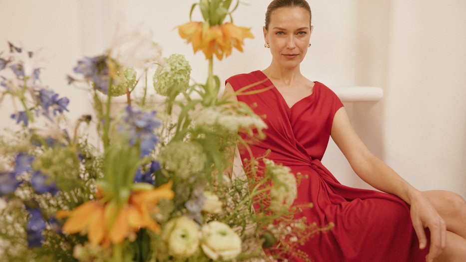 A színpaletta szintén a nőiesség sokszínűségét tükrözi