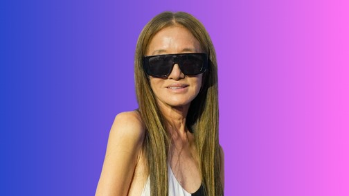 Fürdőruhában ejtőzött a napon a 77 éves Vera Wang, mintha csak egy húszéves modellt látnánk a képen