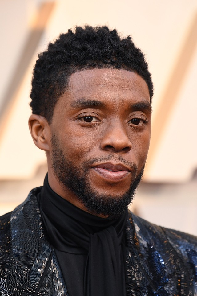 A Fekete Párduc sztárja is ruhában az Oscar-gálán, barátnőjét cseppet sem zavarta