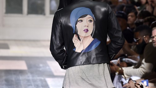 Megállíthatatlanul jön - Most már a fiúk (is) hordják a szoknyát