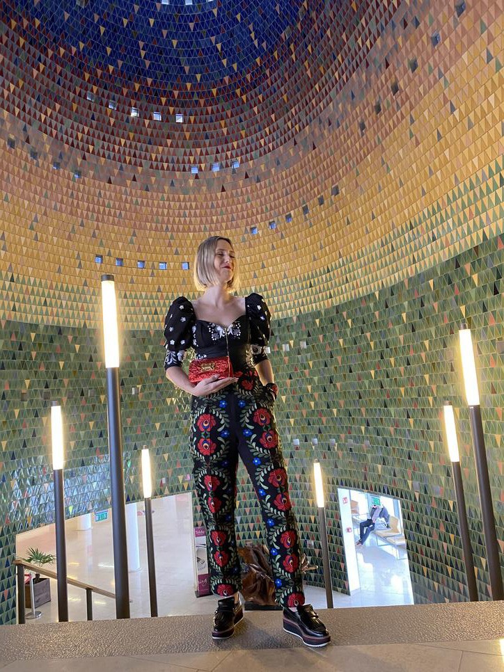 Petra egy mesés összeállítással zárja a hetet