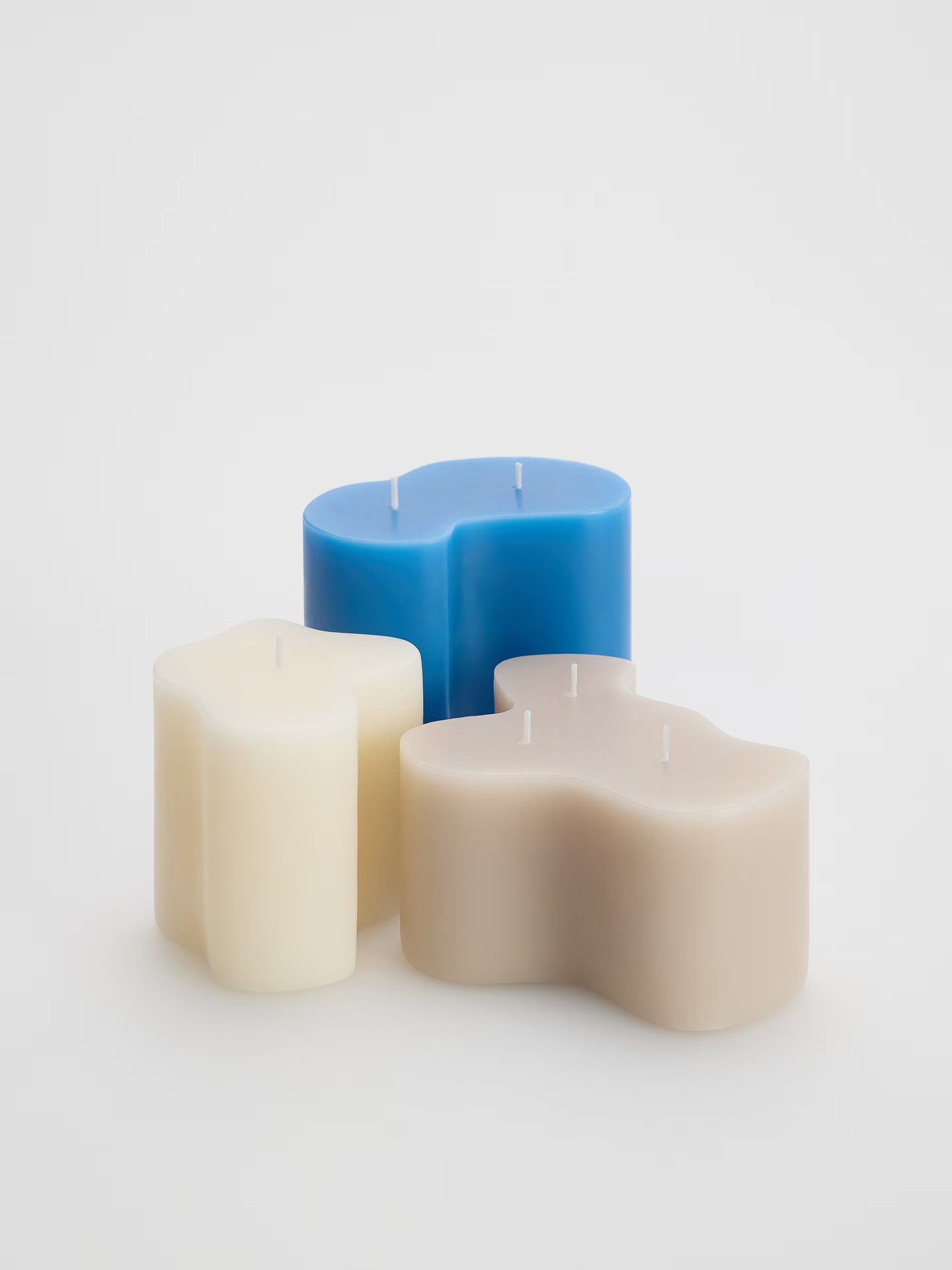 Reserved Home szabálytalan alakú gyertya 6 995 Ft