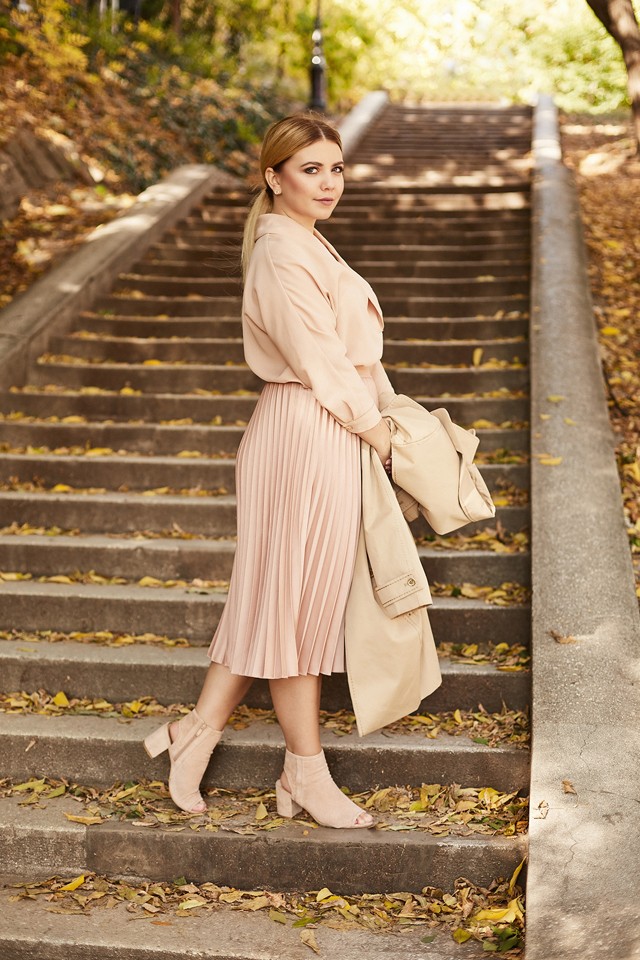 Olyan ízléses Norina mai szettje, hogy azonnal pasztellbe akarsz majd öltözni