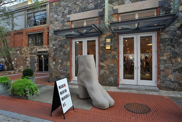 Ismerd meg a világ egyik legmegosztóbb cipőjének történetét: a Tabi-sztori