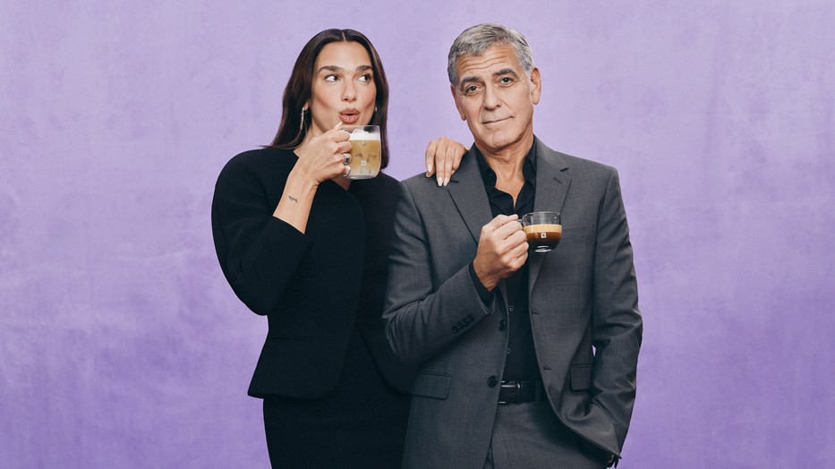 Dua Lipa és George Clooney együtt formálják a Nespresso új korszakát és kávéélményeit