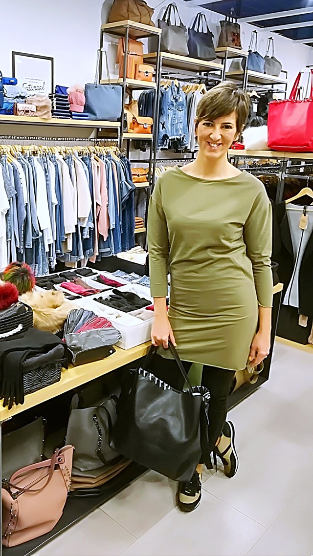 Kákonyi Dóra ma megmutatja, milyen menő a katonazöld szín!