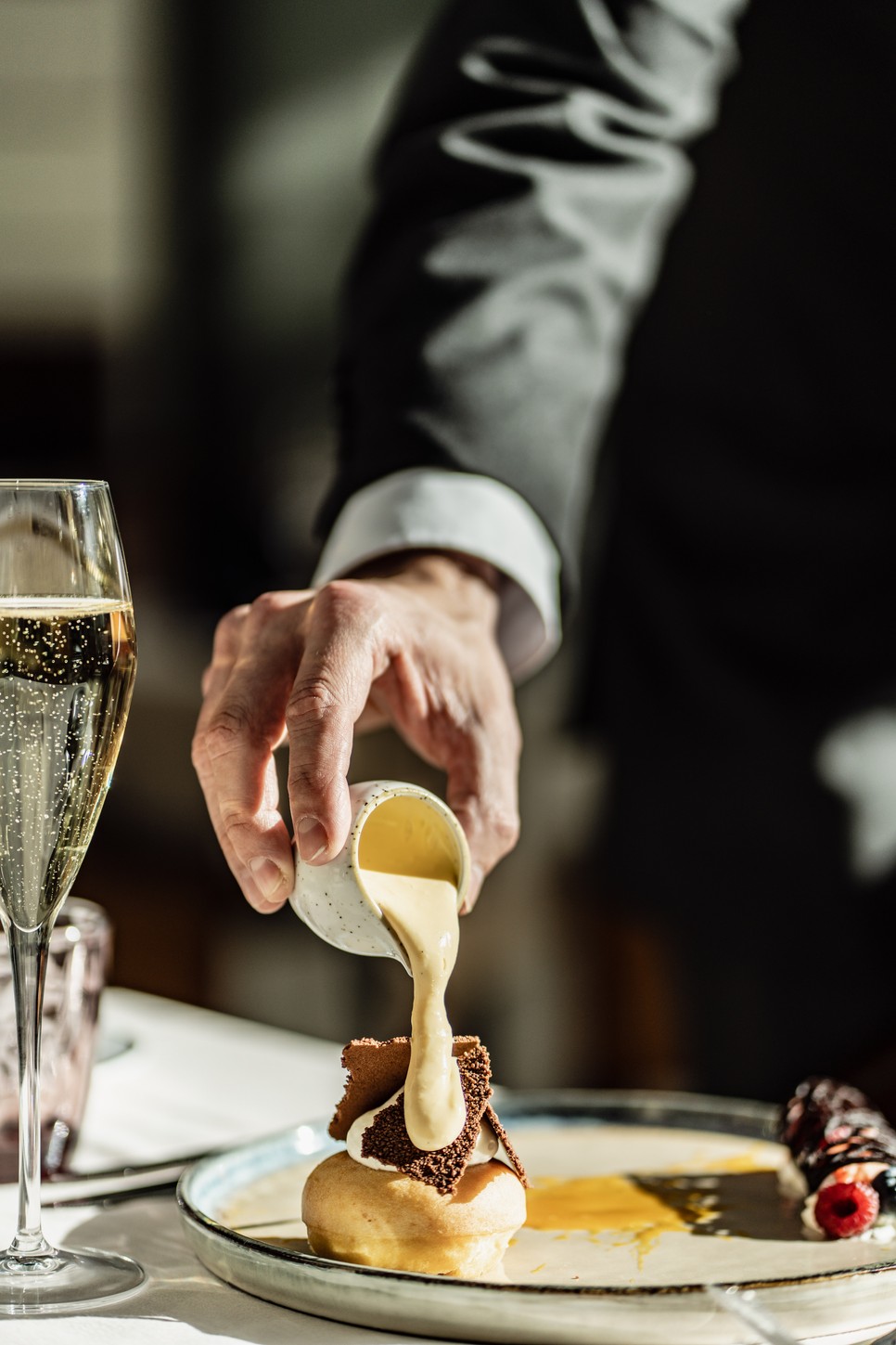 Szemet gyönyörködtető desszert különlegességekkel zárul a Corinthia Easter Brunch