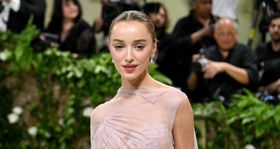 8 arcpirítóan merész szett, amit a Bridgerton sztárjai bevállaltak a vörös szőnyegen