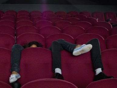 Egy csók és tied az ajándék mozijegy!