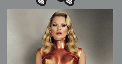 Kate Moss bronzba öntve kapott hatalmas kebleket