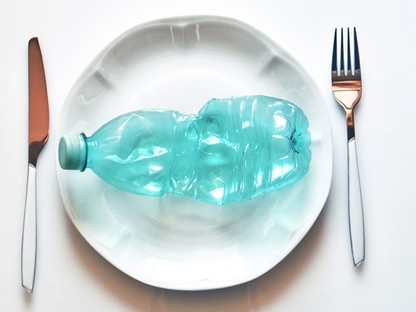 Nem szabadulunk meg a kidobott műanyag szeméttől, sőt végül mi esszük meg