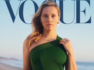 Elképesztő családi fotó: Reese Witherspoon az anyukájával és a lányával