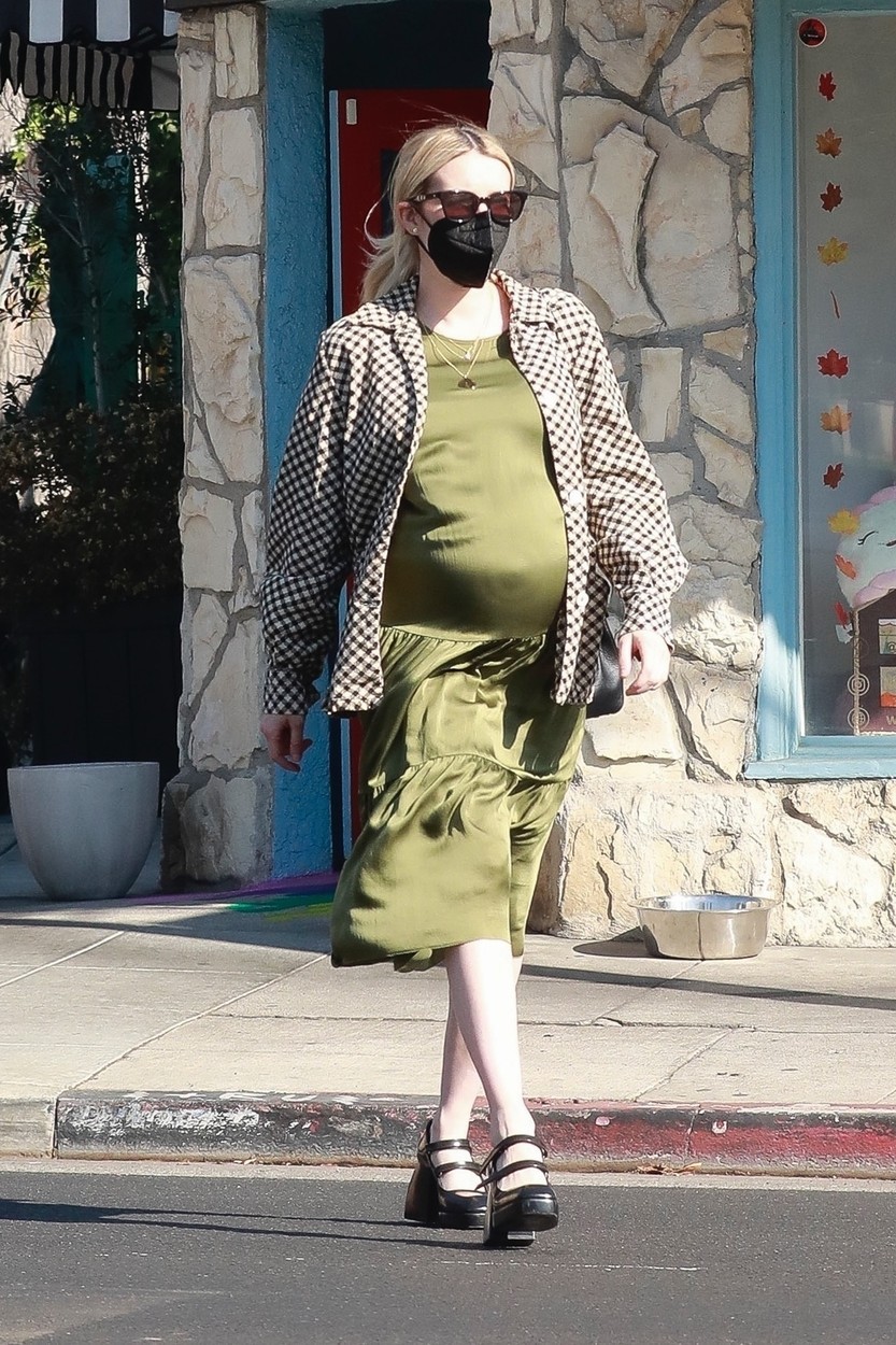 Emma Roberts a legcukibb bohém kismama, minden napra jut egy újabb szuper szett