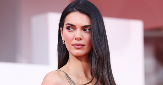 Kendall Jenner Armani ruháját bármelyik nő elfogadná, a Velencei Filmfesztivál legszebb ruhájában érkezett