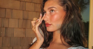 Hailey Bieber véletlenül elárulta a gyermeke nevét? Ebből következtettek rá a rajongók!