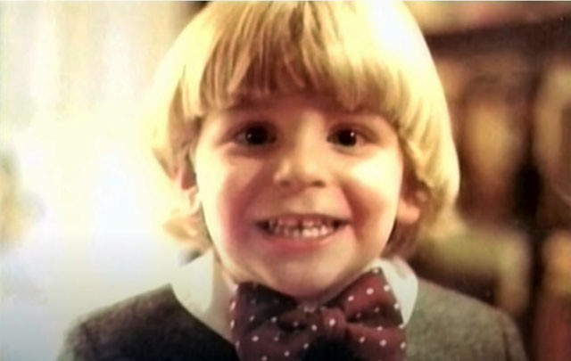 Sose találnád ki, melyik ismert színész látható ezen a gyerekkori fotón