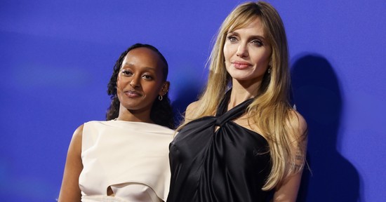 Angelina Jolie és Brad Pitt lánya elképesztően intim beszédet mondott anyák napjára, szavaitól a te szemed is könnybe lábad