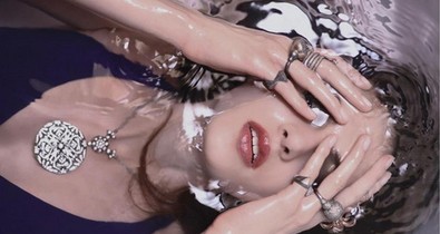 Víz alatt fotózták Bogár Nikit