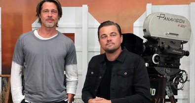 Kiugrik a szívünk: Brad Pitt és Leonardo DiCaprio közös fotózáson