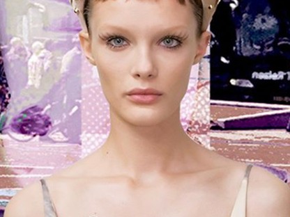 A mini frufru és nagy hajpánt lesz a divat? A Prada szerint igen!