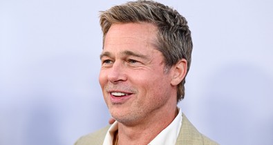 Mi történt Brad Pitt hajával? Új frizurát villantott a sármos színész