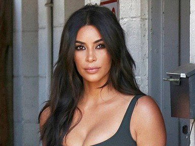 Megizzadt Kim Kardashian a melle alatt, de nem ér kinevetni!