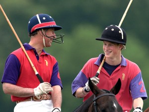 Ez volt az a végzetes hiba a szakértő szerint, amikor Károly király elveszítette Harry herceget