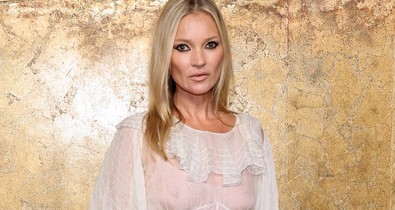 A történelem megismételte önmagát: Kate Moss 22 éves lánya félelmetesen hasonlít modell édesanyjára legújabb címlapfotóján