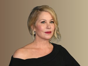 Hónapokig kórházban kezelték, Christina Applegate most otthonából jelentkezett be közösségi oldalán
