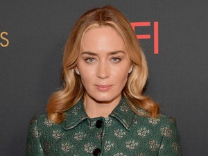 Mit művel Emily Blunt? Zseniális szettekben a vörös szőnyegen