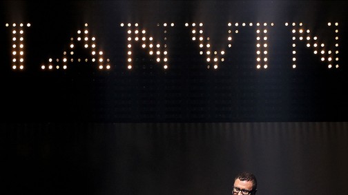 Borzasztó! 14 év után távozik a Lanvin szeretett vezetője, Alber Elbaz