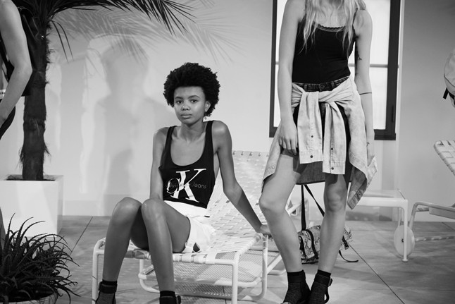 Egy csipetnyi Calvin Klein a délutáni kávé mellé!