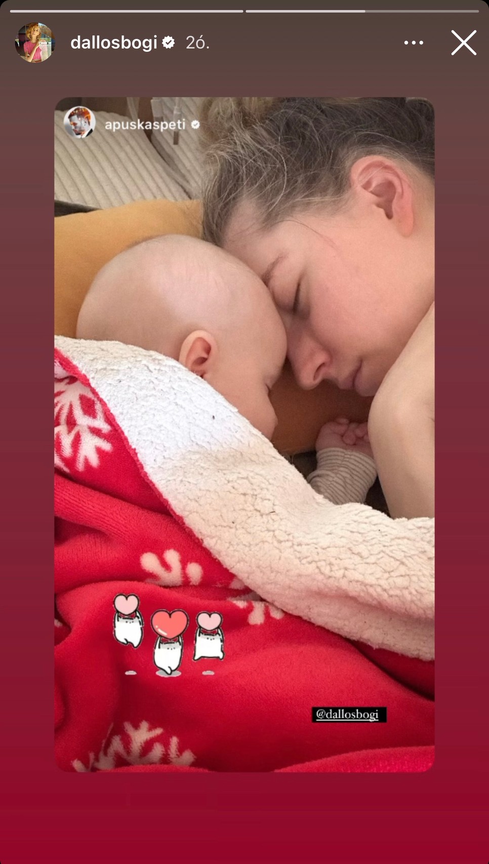 Bogi és kisfia édesen alszanak együtt