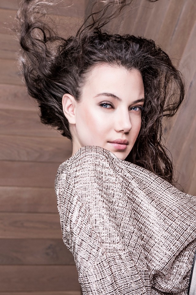 Exkluzív divatanyaggal dobjuk fel a napod!