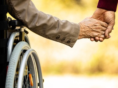 A szociális robotok is megoldást jelenthetnek az idősek gondozásában