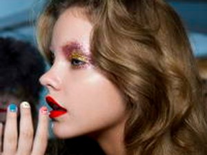 Ne félj kísérletezni, lakkozz! - Tavaszi szépségtrendek #4