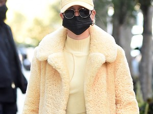 Fogadjunk, soha nem találnád ki, hogy kit rejt ez a maszk