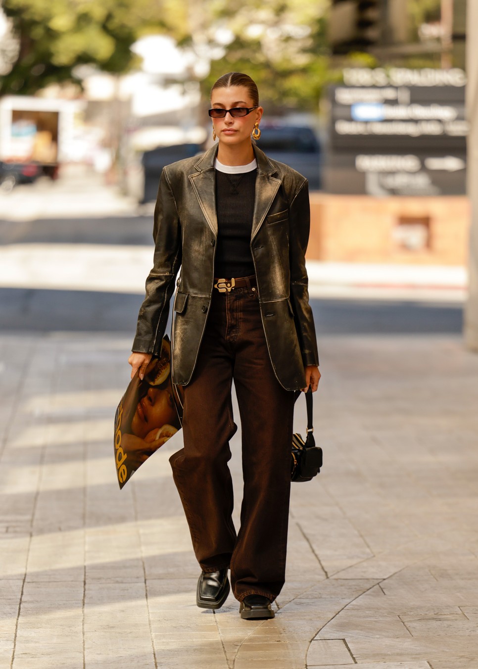 Hailey Bieber még az elsők között mutatkozott az új farmer árnyalatban