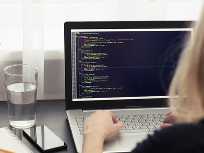 Út a Barbie babáktól a kockaságig - Nők az IT világában