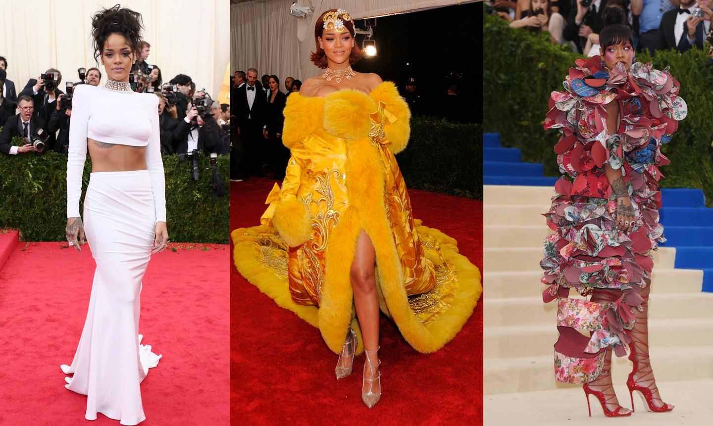 Az évek során Rihanna Met-gála szereplései a rendezvény egyik tagadhatatlan fénypontjává váltak. (Balról jobbra) 2014 Stella McCartney ruha, 2015 Guo Pei köpeny, 2017 Comme des Garçons ruha