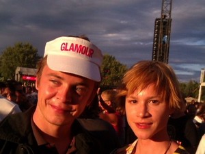 Geszti Péter is GLAMOUR sapkában fesztiválozik