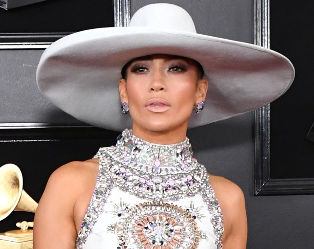 Jennifer Lopez olyan szexi cowgirl volt, hogy Lady Gaga is rámászott a vörös szőnyegen