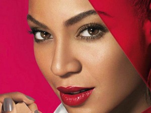 Most nem Beyoncé fenekével, hanem pattanásos arcával foglalkozik a világ