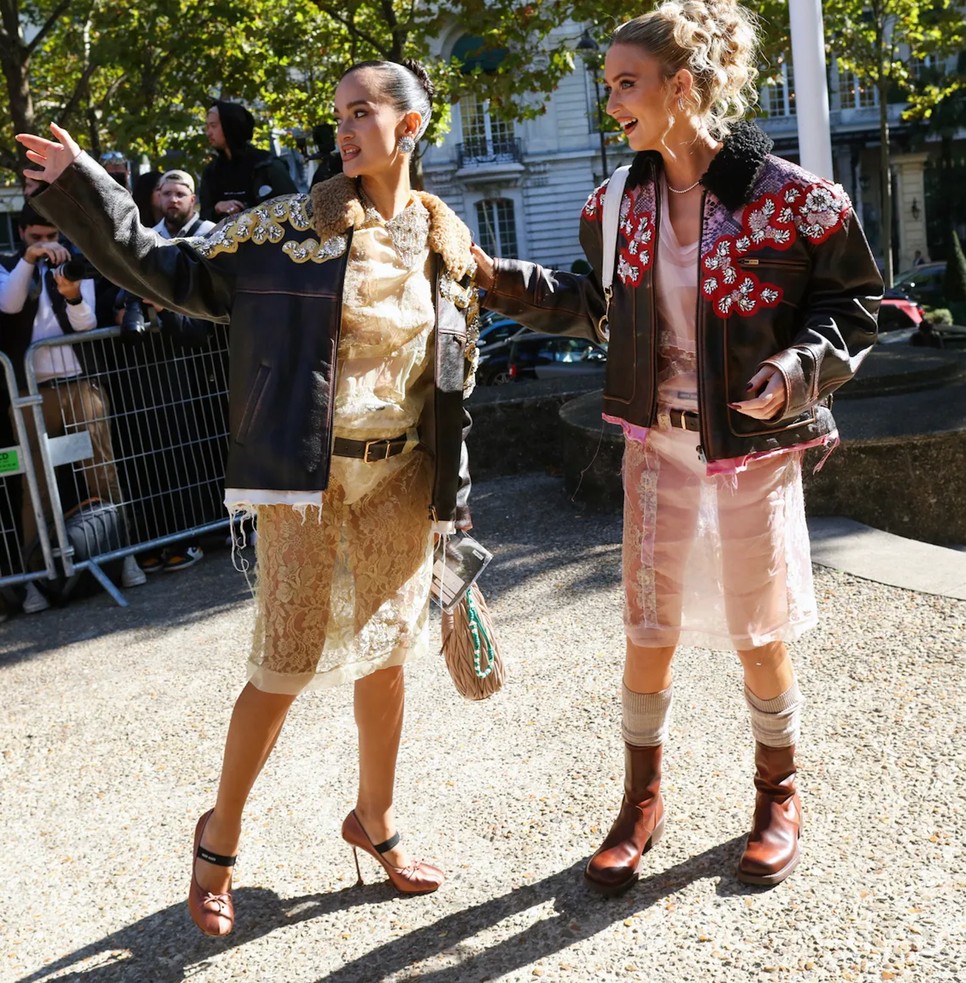 A „meztelen” ruha az önelfogadás és az önkifejezés radikális formája